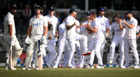 England close on victory in first Test against New Zealand