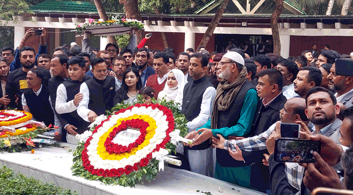 বঙ্গবন্ধুর সমাধিতে গাইবান্ধা-৫ আসনের এমপির শ্রদ্ধা