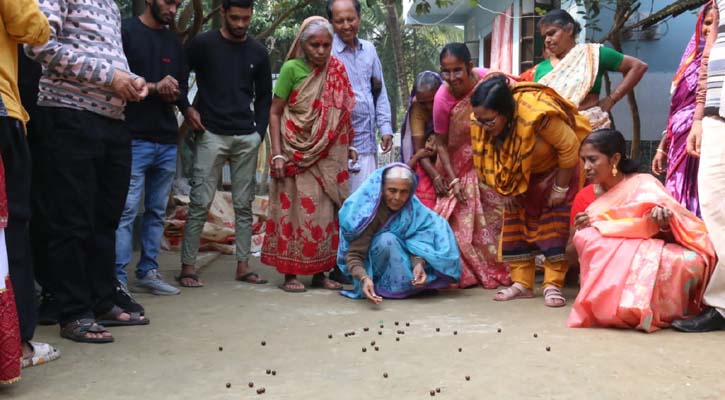 আগৈলঝাড়ায় ২৪২ বছরের ঐতিহ্যবাহী মারবেল মেলা অনুষ্ঠিত