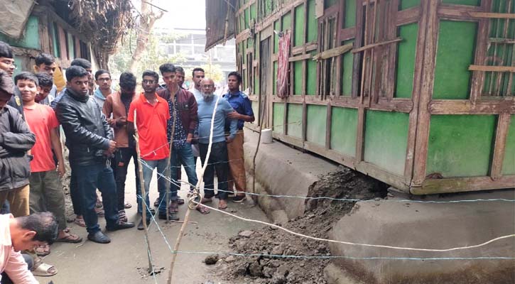 সাবেক মেম্বারের মা-ছেলেবউয়ের রহস্যজনক মৃত্যুর ঘটনায় মামলা দায়ের 