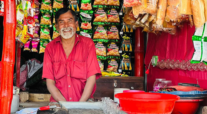 বিশ্ব ভালোবাসা দিবসে দোকানঘর পেলেন শফিকুল