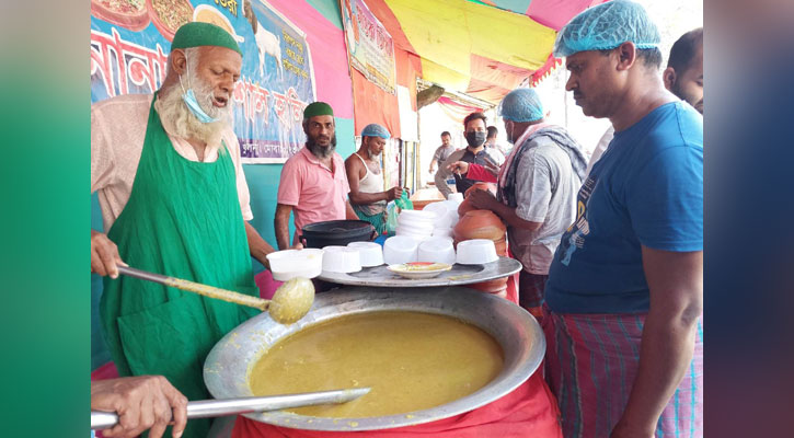 খুলনায় রোজাদারদের পছন্দের শীর্ষে নানা হালিম