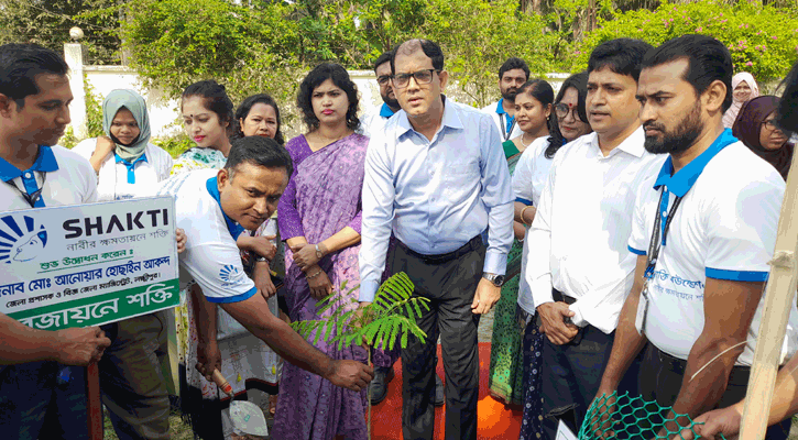 লক্ষ্মীপুরে বৃক্ষরোপণ কর্মসূচি