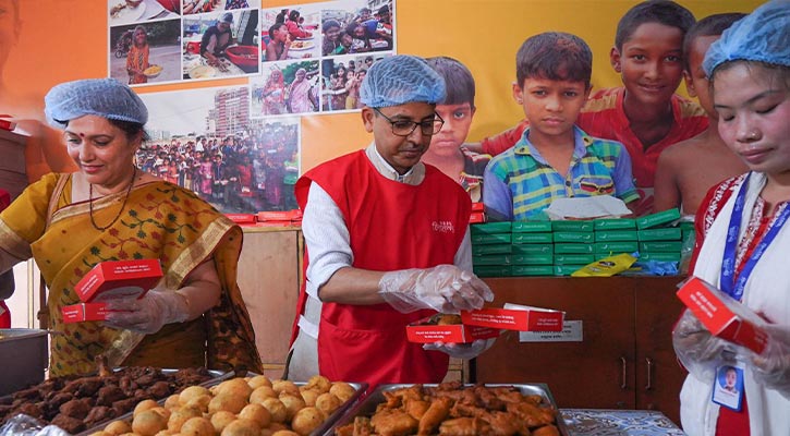 বিদ্যানন্দ ফাউন্ডেশন পরিদর্শনে ভারতীয় হাইকমিশনার