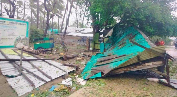 ‘মোখার তাণ্ডবে সেন্টমার্টিনে ৮০ শতাংশ ঘরবাড়ি ক্ষতিগ্রস্ত’