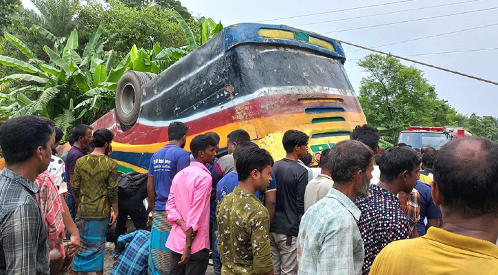 খুলনায় বাস-প্রাইভেটকার সংঘর্ষে নিহত ২