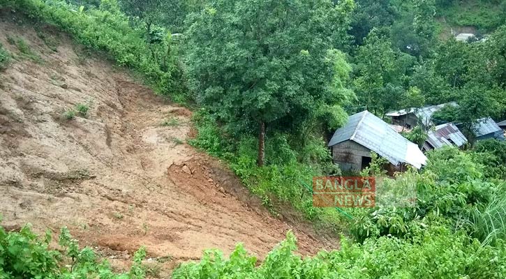 চট্টগ্রামে অতিভারী বর্ষণ, পাহাড় ধসের শঙ্কা