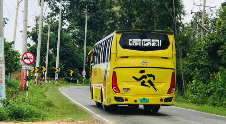 চট্টগ্রাম-কক্সবাজার সড়কে যান চলাচল শুরু, বন্যা পরিস্থিতির উন্নতি 