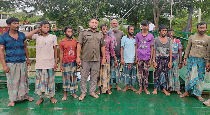 সুন্দরবনে মৃত হরিণ-ফাঁদসহ ১১ শিকারি আটক