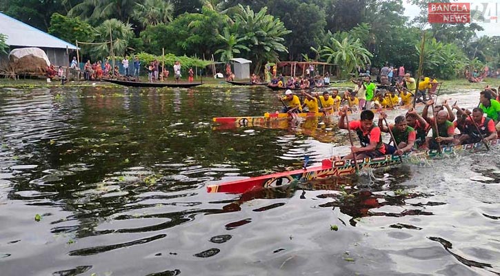 ফকিরহাটে চিত্রা নদীতে নৌকাবাইচ