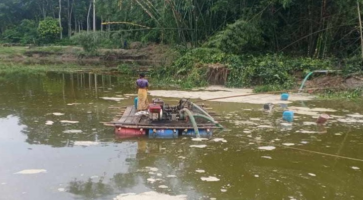 সালথায় অবৈধ ড্রেজার দিয়ে বালু উত্তোলন, ৫০ হাজার টাকা জরিমানা