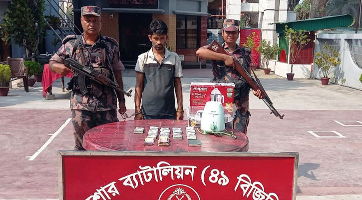 বেনাপোলে ৯০ হাজার ইউএস ডলারসহ আটক ১ 