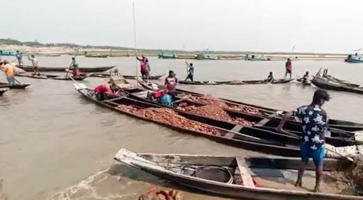 সুনামগঞ্জে বাল্কহেডের ধাক্কায় নৌকাডুবি, ২ শ্রমিকের মৃত্যু