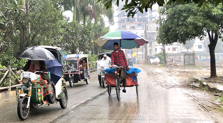 রাজশাহীতে গুঁড়িগুঁড়ি বৃষ্টি, সূর্যের দেখা নেই