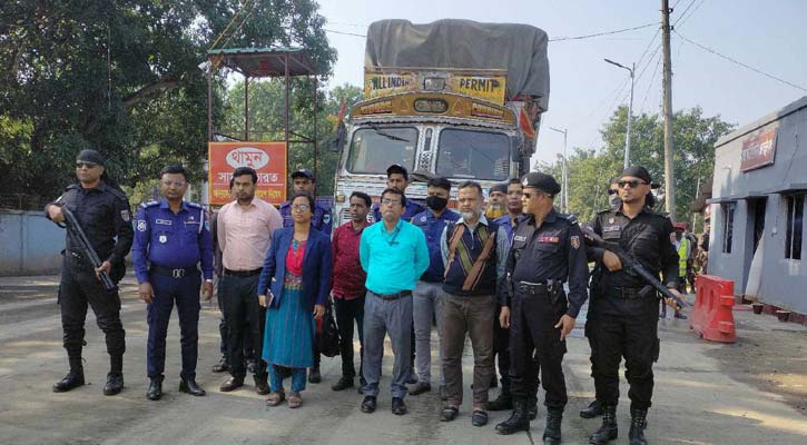 ভোমরা স্থলবন্দরে পেঁয়াজ মজুদ, ৪ ব্যবসায়ীকে জরিমানা