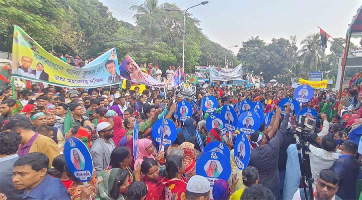 সোহরাওয়ার্দীতে জড়ো হচ্ছেন আ. লীগ নেতাকর্মীরা