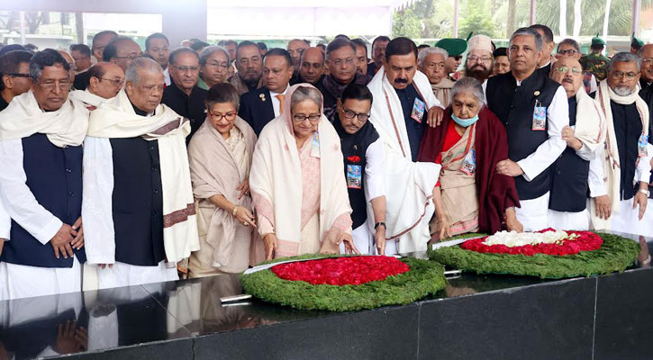 বঙ্গবন্ধু প্রতিকৃতিতে শ্রদ্ধা জানালেন আ. লীগের সংসদ সদস্যরা