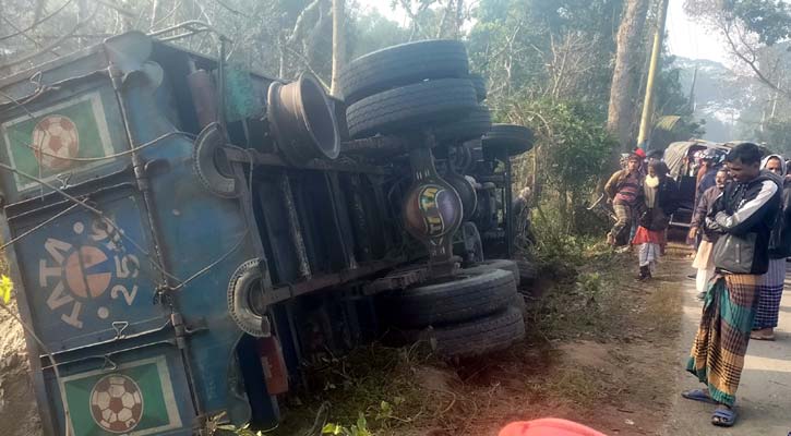 ঝিনাইদহে ট্রাক ও সিএনজির সংঘর্ষে নিহত ২