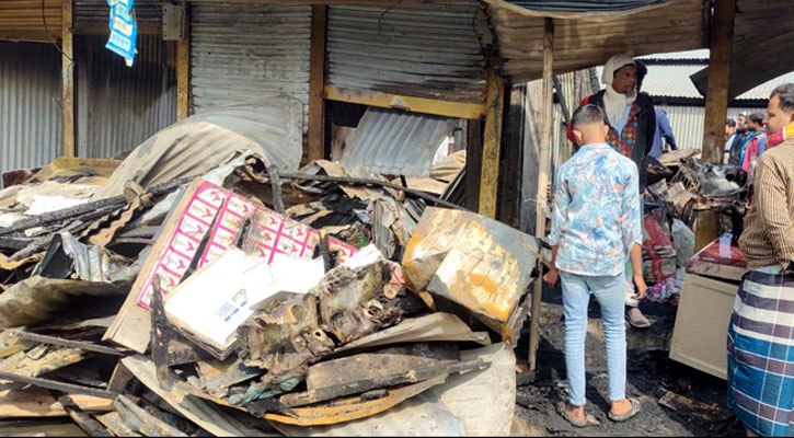 নড়িয়া বাজারে অগ্নিকাণ্ডে প্রায় ২ কোটি টাকার ক্ষয়ক্ষতি