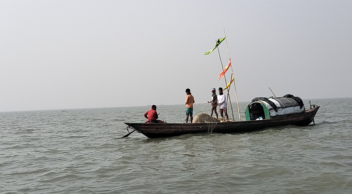 ভোলার দুই নদীতে ইলিশ ধরায় নিষেধাজ্ঞা