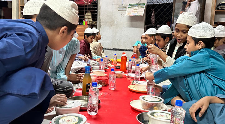 কুষ্টিয়ায় মসজিদ-মাদরাসা-এতিমখানায় বসুন্ধরার ইফতার