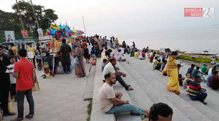 আগ্রাসী যমুনাই এখন বিনোদন কেন্দ্র