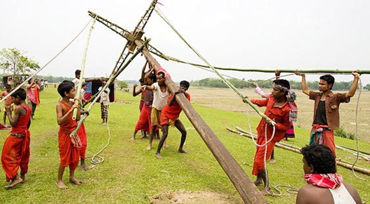 পহেলা বৈশাখের আকর্ষণ ঐতিহ্যবাহী ‘চড়ক উৎসব’