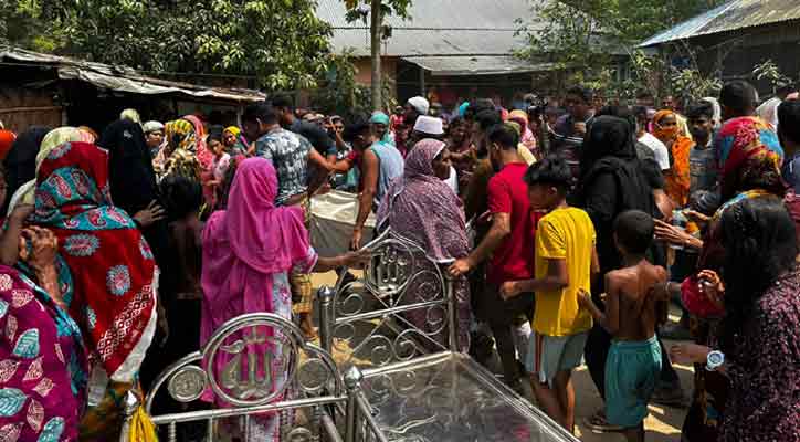 ত্রাণের টিন বুঝিয়ে দিয়ে ঢাকায় ফেরা হলো না মিলনের!