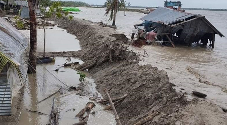 বরগুনায় ১২ কিলোমিটার বাঁধ ক্ষতিগ্রস্ত 