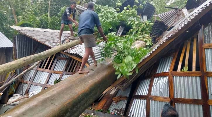 রিমাল: বরিশালে ক্ষয়ক্ষতি নিরূপণ, চলছে না লঞ্চ