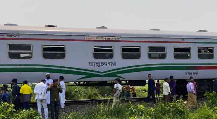 আড়াই ঘণ্টা পর উত্তরবঙ্গের সঙ্গে ট্রেন চলাচল স্বাভাবিক