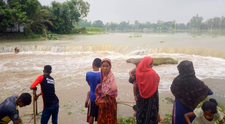 বিপৎসীমার ওপরে ব্রহ্মপুত্রের পানি, দুর্ভোগে হাজারো মানুষ