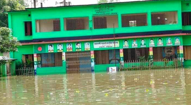 গাইবান্ধায় বন্যায় ৬৩ প্রাথমিক বিদ্যালয় বন্ধ