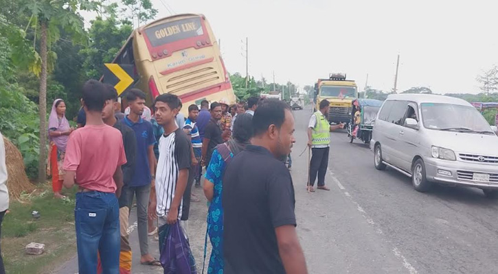 ভাঙ্গায় বাস-পিকআপভ্যান সংঘর্ষে নিহত ২, আহত ১০