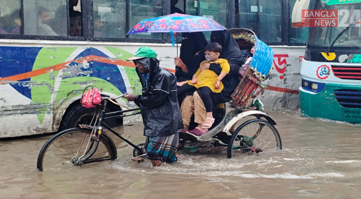 ভারী বৃষ্টিতে জলাবদ্ধতা, ভোগান্তিতে নগরবাসী