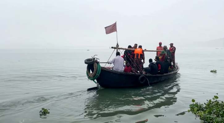 বরযাত্রী নিয়ে মেঘনায় ট্রলারডুবিতে দুই নারী নিহত, বরসহ নিখোঁজ ৩