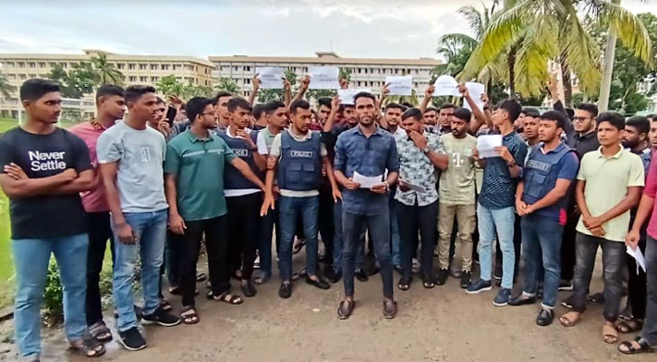 দাবি আদায় না হওয়া পর্যন্ত কাজে ফিরবেন না এপিবিএন সদস্যরা