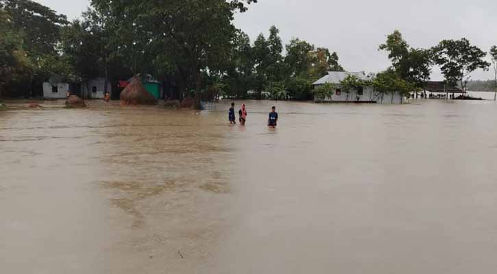 ভারি বর্ষণ ও পাহাড়ি ঢলে আখাউড়ার নিম্নাঞ্চল প্লাবিত, যান চলাচল বন্ধ 