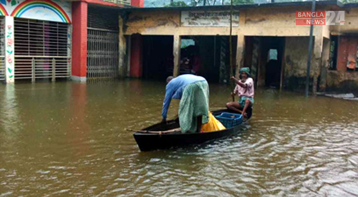 ভাসছে কুমিল্লা, পানিবন্দি ১০ লক্ষাধিক মানুষ 