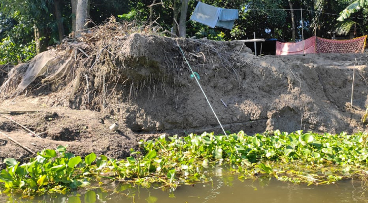 ডাকাতিয়ার ভাঙন হুমকিতে সহস্রাধিক পরিবার, বিলীন ২০ বসতঘর