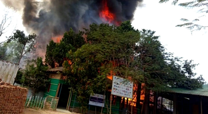 রোহিঙ্গা ক্যাম্পে আগুনে পুড়ল  ছয়শ’ ঘর,  শিশুর মৃত্যু