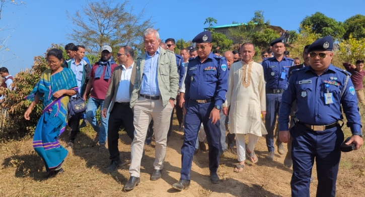 লামায় অগ্নিসংযোগের ঘটনায় জড়িতদের কোনো ছাড় নেই: পার্বত্য উপদেষ্টা